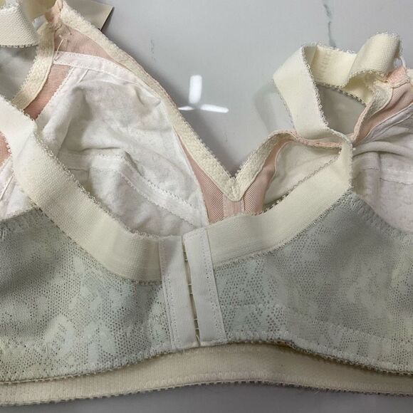 VINTAGE 80’s Playtex 18 Hour Bra - Picture 3 of 4